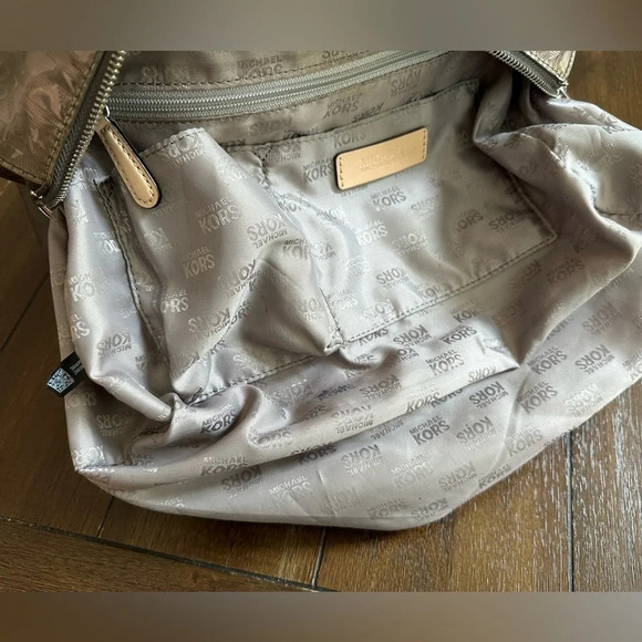 Michael Kors satchel - Picture 7 of 16